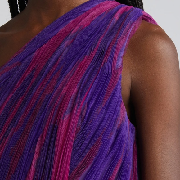 Hutch Tarina Print Pleated One-Shoulder Gown - Picture 3 of 4